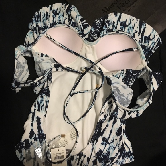 Swimsuit - Picture 3 of 4